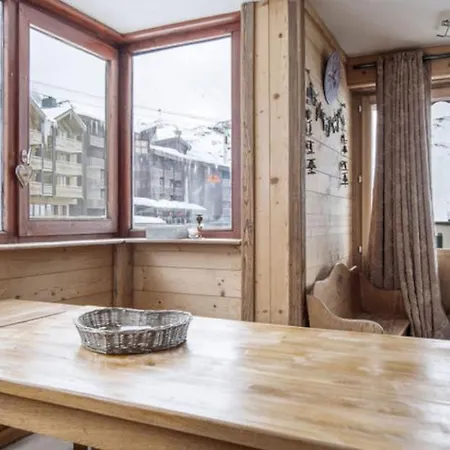 With Direct Ski-in/ski-out Access In Apartment *